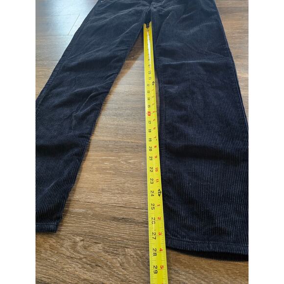 Levi’s Black Corduroy Pants Women 31x30 Retro Straight Leg Fall/Winter Essential - Picture 8 of 9